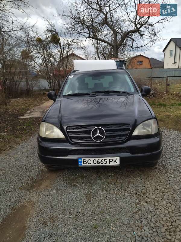 Внедорожник / Кроссовер Mercedes-Benz M-Class 1998 в 