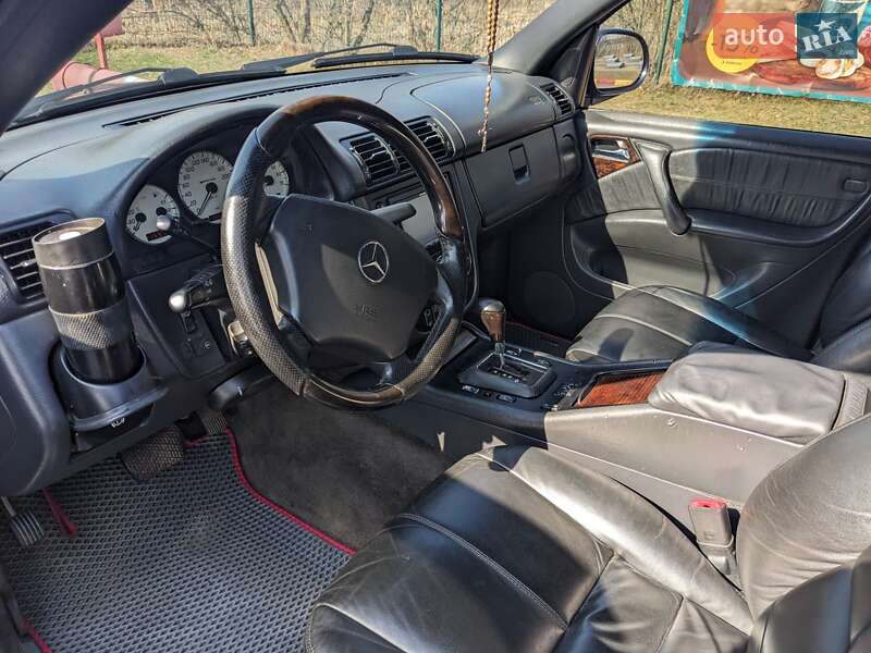 Позашляховик / Кросовер Mercedes-Benz M-Class 2000 в Львові