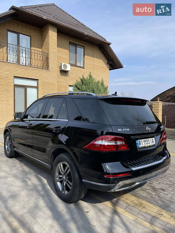 Внедорожник / Кроссовер Mercedes-Benz M-Class 2013 в Киеве