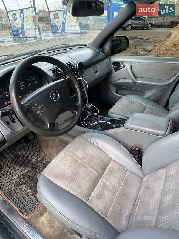 Внедорожник / Кроссовер Mercedes-Benz M-Class 2001 в Балаклее