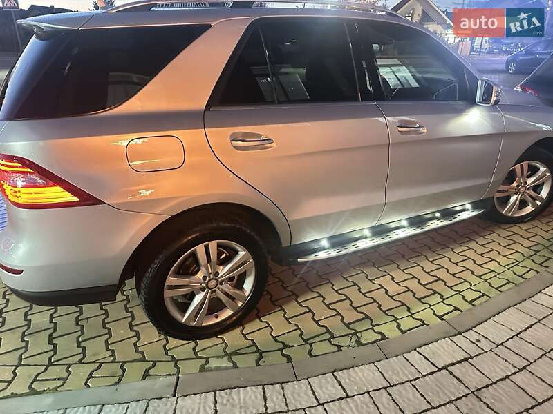 Позашляховик / Кросовер Mercedes-Benz M-Class 2014 в Івано-Франківську