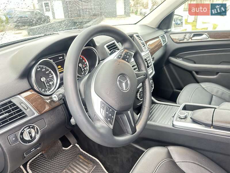 Позашляховик / Кросовер Mercedes-Benz M-Class 2014 в Івано-Франківську