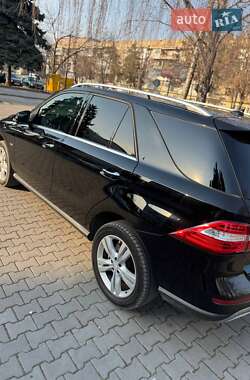 Внедорожник / Кроссовер Mercedes-Benz M-Class 2011 в 