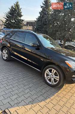 Внедорожник / Кроссовер Mercedes-Benz M-Class 2011 в 