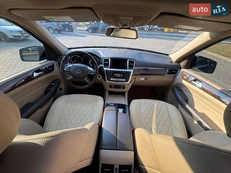 Внедорожник / Кроссовер Mercedes-Benz M-Class 2011 в Черновцах
