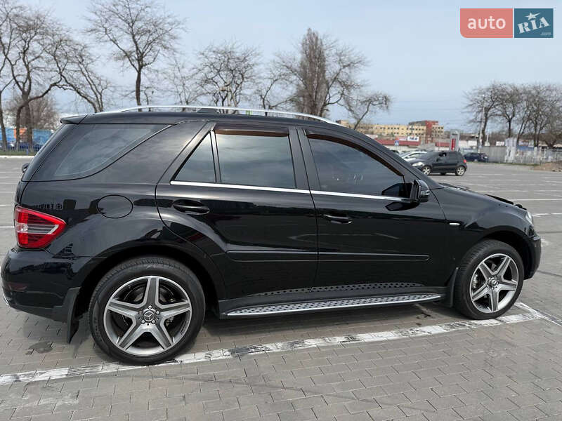 Внедорожник / Кроссовер Mercedes-Benz M-Class 2011 в Одессе