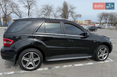 Внедорожник / Кроссовер Mercedes-Benz M-Class 2011 в 