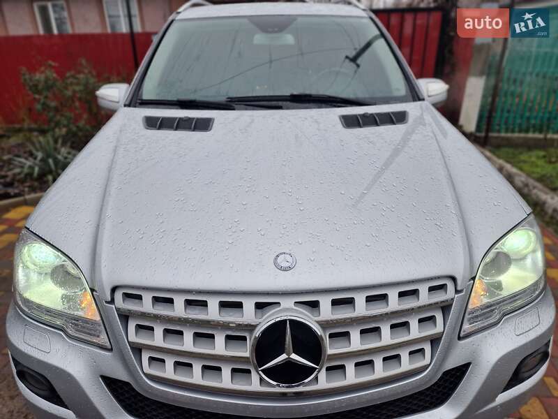 Внедорожник / Кроссовер Mercedes-Benz M-Class 2008 в Подольске