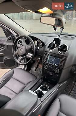 Внедорожник / Кроссовер Mercedes-Benz M-Class 2009 в 