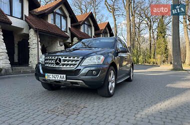 Внедорожник / Кроссовер Mercedes-Benz M-Class 2011 в 