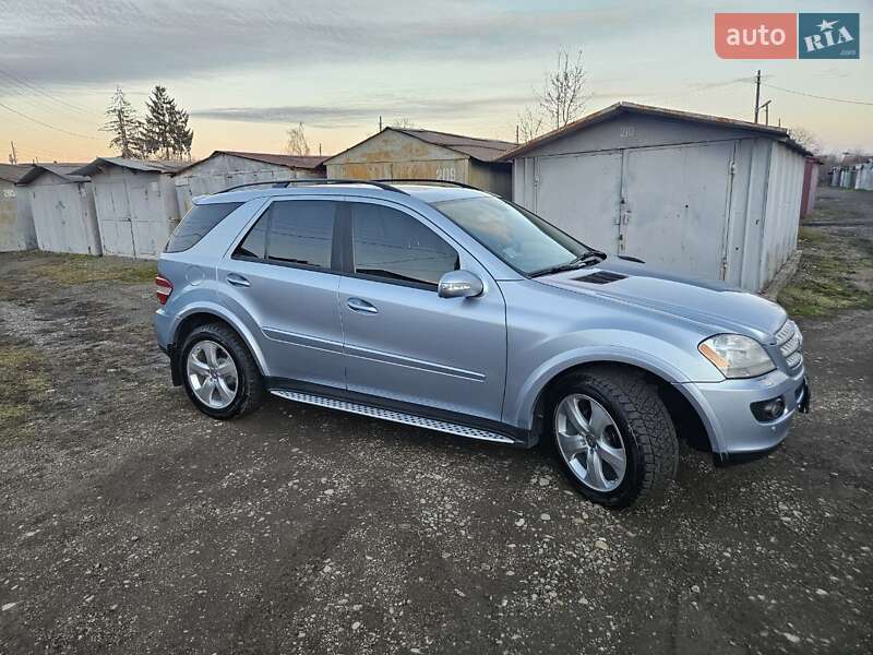 Внедорожник / Кроссовер Mercedes-Benz M-Class 2006 в Коломые