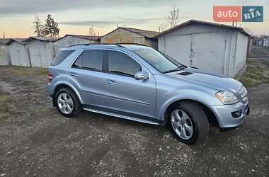 Внедорожник / Кроссовер Mercedes-Benz M-Class 2006 в 