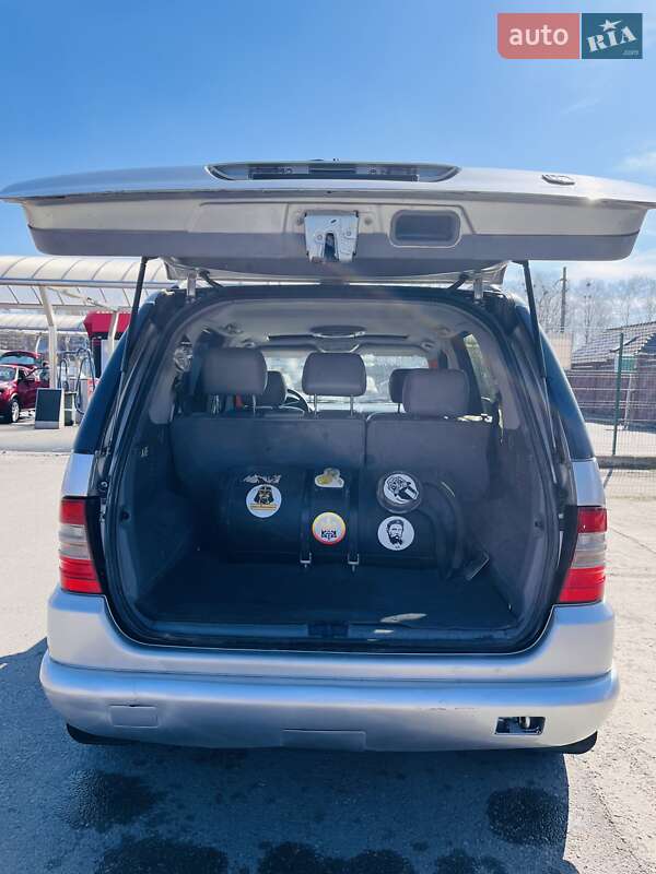 Внедорожник / Кроссовер Mercedes-Benz M-Class 2001 в Ровно