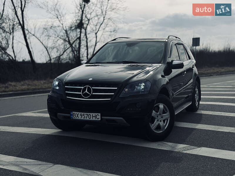 Позашляховик / Кросовер Mercedes-Benz M-Class 2009 в 