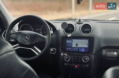 Позашляховик / Кросовер Mercedes-Benz M-Class 2009 в 