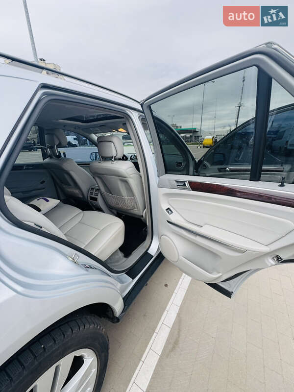 Внедорожник / Кроссовер Mercedes-Benz M-Class 2009 в Сумах