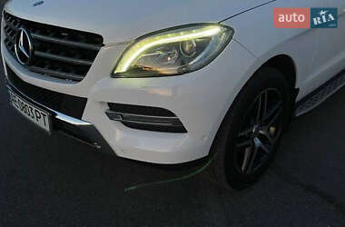 Позашляховик / Кросовер Mercedes-Benz M-Class 2013 в 