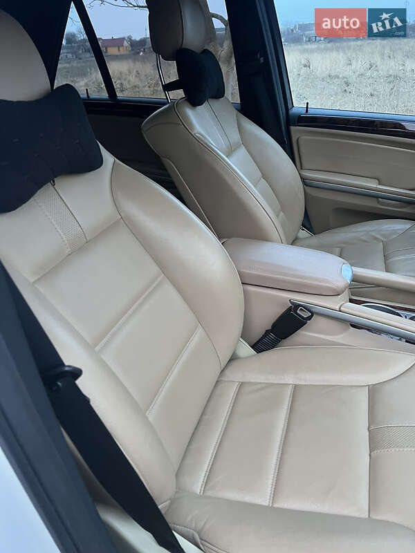 Внедорожник / Кроссовер Mercedes-Benz M-Class 2010 в Ровно