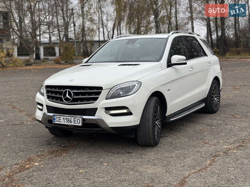 Позашляховик / Кросовер Mercedes-Benz M-Class 2012 в Чернівцях