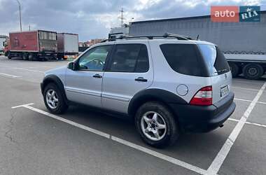 Внедорожник / Кроссовер Mercedes-Benz M-Class 2002 в 
