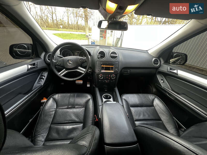 Внедорожник / Кроссовер Mercedes-Benz M-Class 2009 в Новоселице