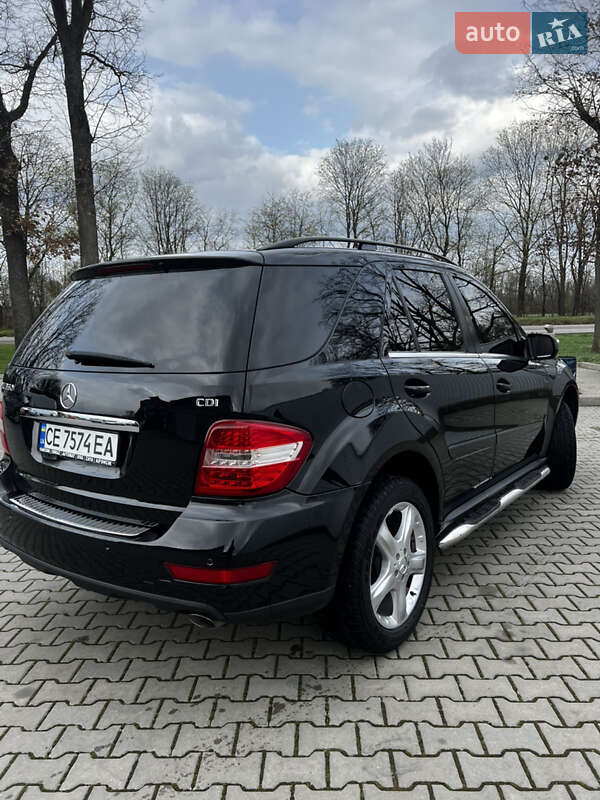 Внедорожник / Кроссовер Mercedes-Benz M-Class 2009 в Новоселице
