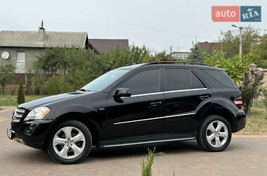 Внедорожник / Кроссовер Mercedes-Benz M-Class 2011 в 