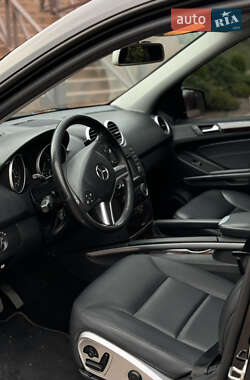 Внедорожник / Кроссовер Mercedes-Benz M-Class 2011 в 