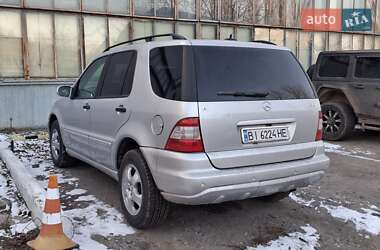 Внедорожник / Кроссовер Mercedes-Benz M-Class 2002 в 