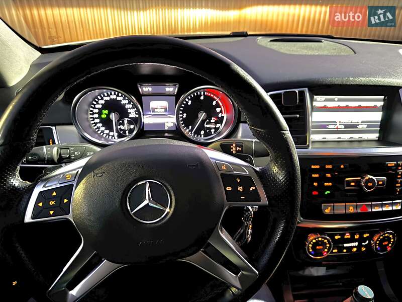 Внедорожник / Кроссовер Mercedes-Benz M-Class 2013 в Луцке