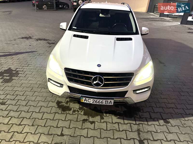 Внедорожник / Кроссовер Mercedes-Benz M-Class 2013 в Луцке