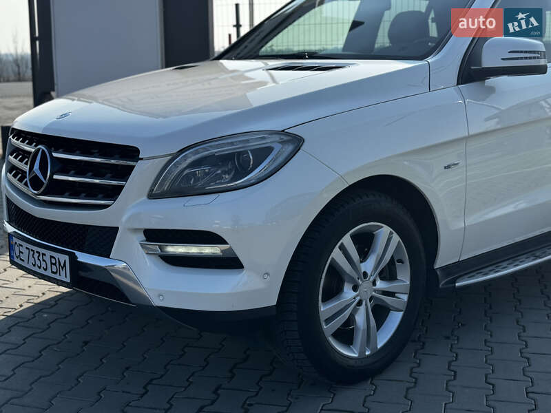 Позашляховик / Кросовер Mercedes-Benz M-Class 2012 в Чернівцях