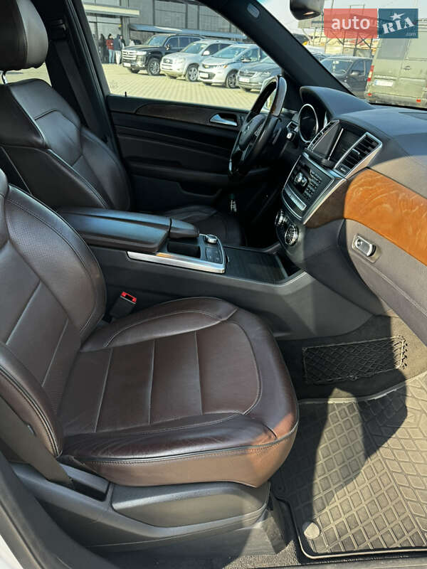 Позашляховик / Кросовер Mercedes-Benz M-Class 2012 в Чернівцях