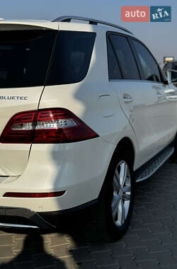 Внедорожник / Кроссовер Mercedes-Benz M-Class 2012 в 