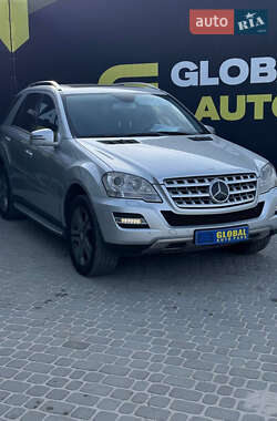 Внедорожник / Кроссовер Mercedes-Benz M-Class 2010 в 