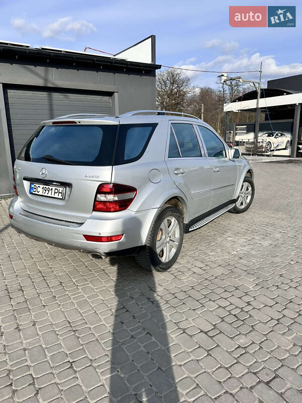 Внедорожник / Кроссовер Mercedes-Benz M-Class 2009 в Львове