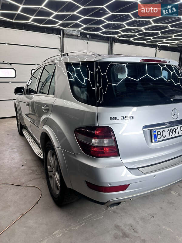 Внедорожник / Кроссовер Mercedes-Benz M-Class 2009 в Львове