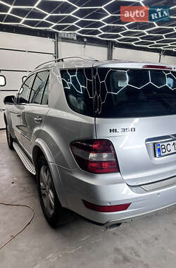Внедорожник / Кроссовер Mercedes-Benz M-Class 2009 в 