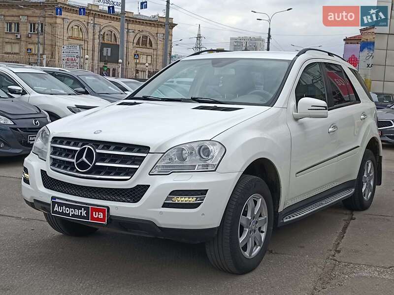 Mercedes-Benz M-Class 2010