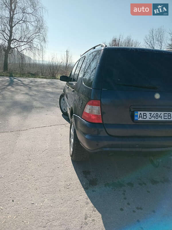 Внедорожник / Кроссовер Mercedes-Benz M-Class 2002 в Гнивани