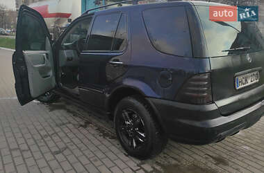 Позашляховик / Кросовер Mercedes-Benz M-Class 2004 в 