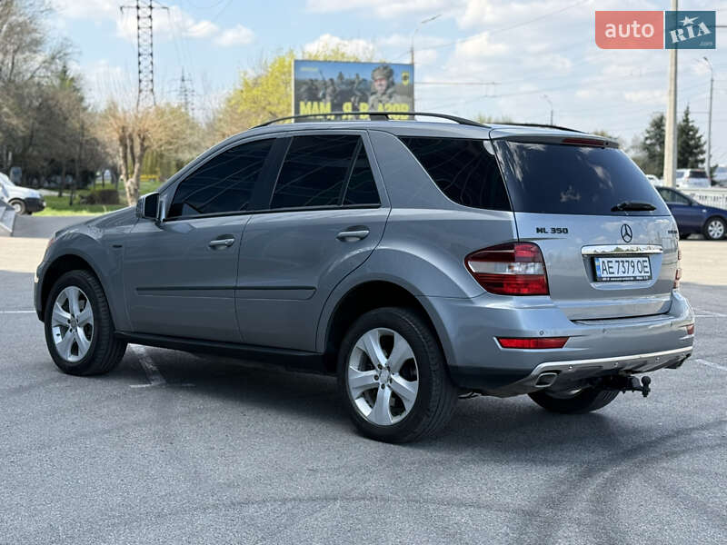 Позашляховик / Кросовер Mercedes-Benz M-Class 2011 в Дніпрі