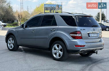 Внедорожник / Кроссовер Mercedes-Benz M-Class 2011 в 