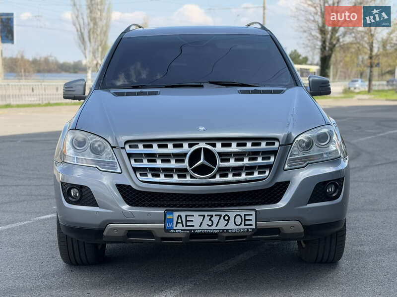 Внедорожник / Кроссовер Mercedes-Benz M-Class 2011 в Днепре