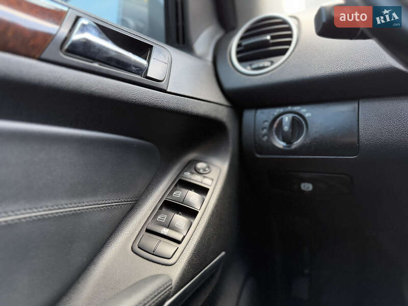 Позашляховик / Кросовер Mercedes-Benz M-Class 2011 в Дніпрі