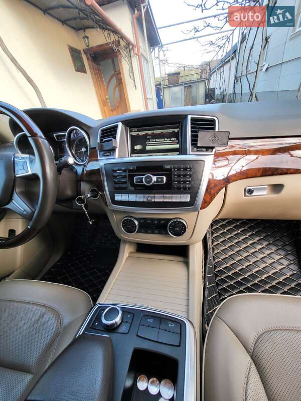 Внедорожник / Кроссовер Mercedes-Benz M-Class 2013 в Мукачево