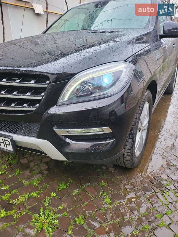 Внедорожник / Кроссовер Mercedes-Benz M-Class 2013 в Мукачево