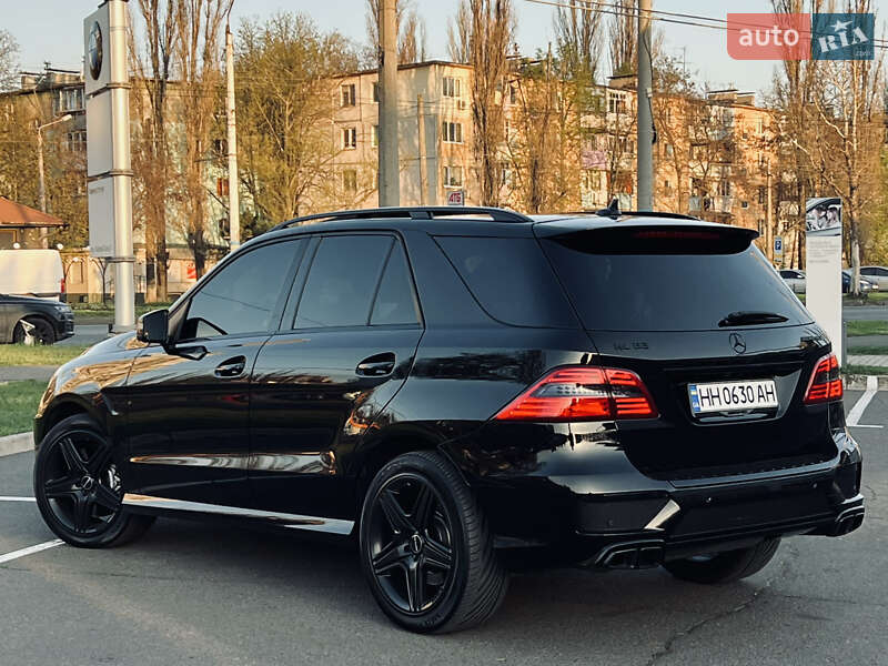 Внедорожник / Кроссовер Mercedes-Benz M-Class 2015 в Одессе