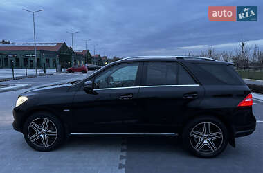 Позашляховик / Кросовер Mercedes-Benz M-Class 2012 в 