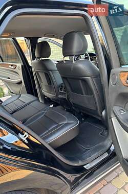 Позашляховик / Кросовер Mercedes-Benz M-Class 2012 в 